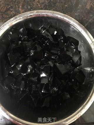 黑凉粉的做法视频,夏日消暑美食轻松上手