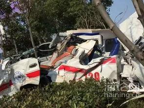 120救护车路上视频,街头生死时速